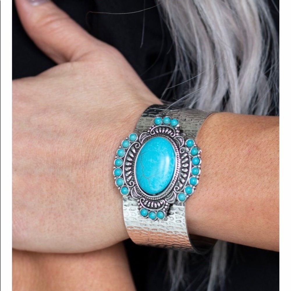 Ladies turquoise stone cuff bracelet.